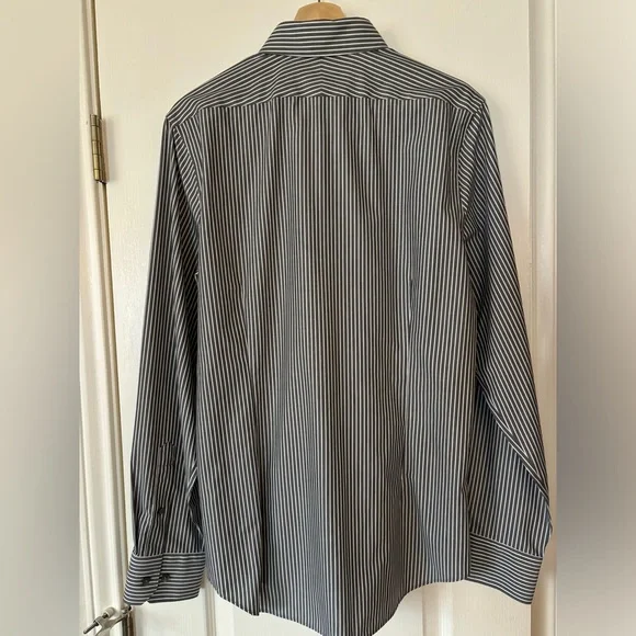 Express Non Iron Fitted Button Down - excellent condition - size M - Picture 5 of 8